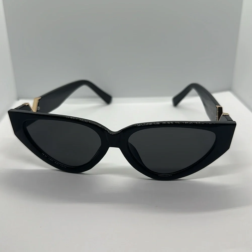 Black Cat Eye Sunglasses Gold V Detail UV Protection Trendy Chic Sunnies
